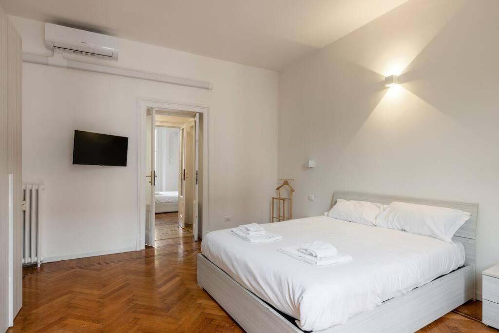 Spacious In Design District By Easylife * Milano